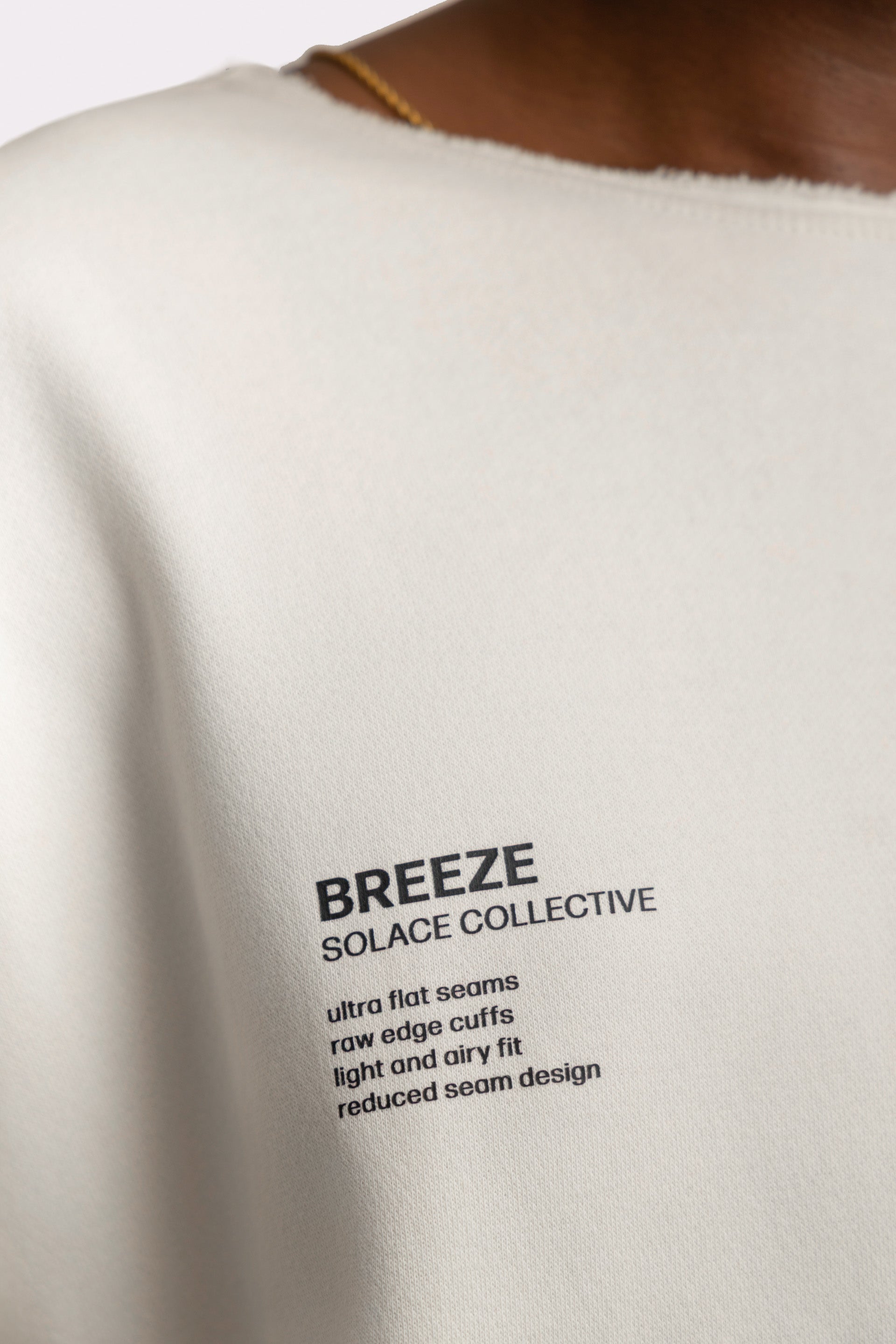 BREEZE CREW NECK IVORY [pre-order only]