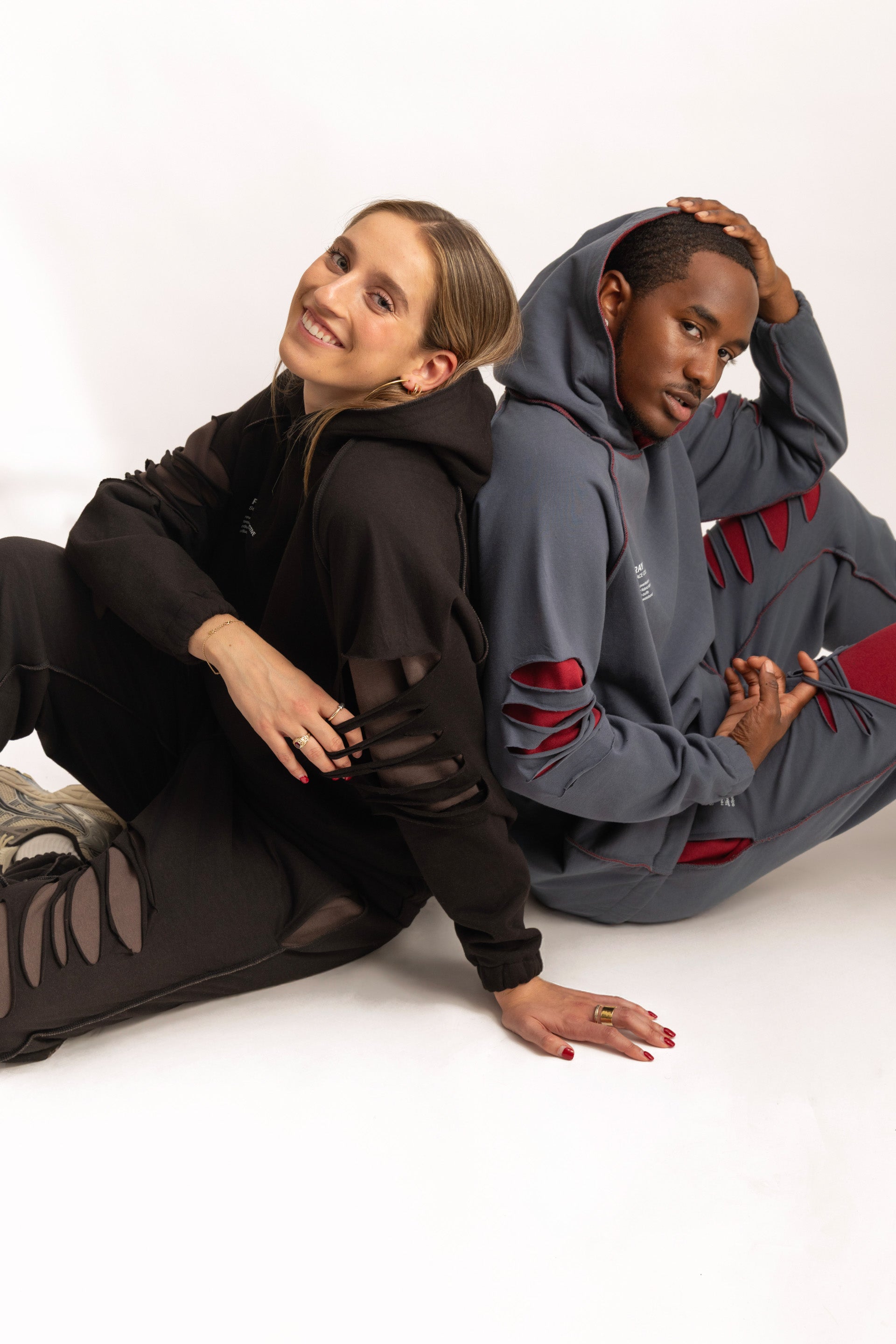 FRAY HOODIE BLACK [pre-order only]